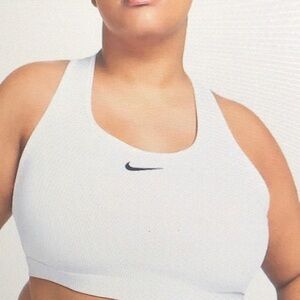 🖤 Nike Swoosh Medium Support Plus Size Sports Bra